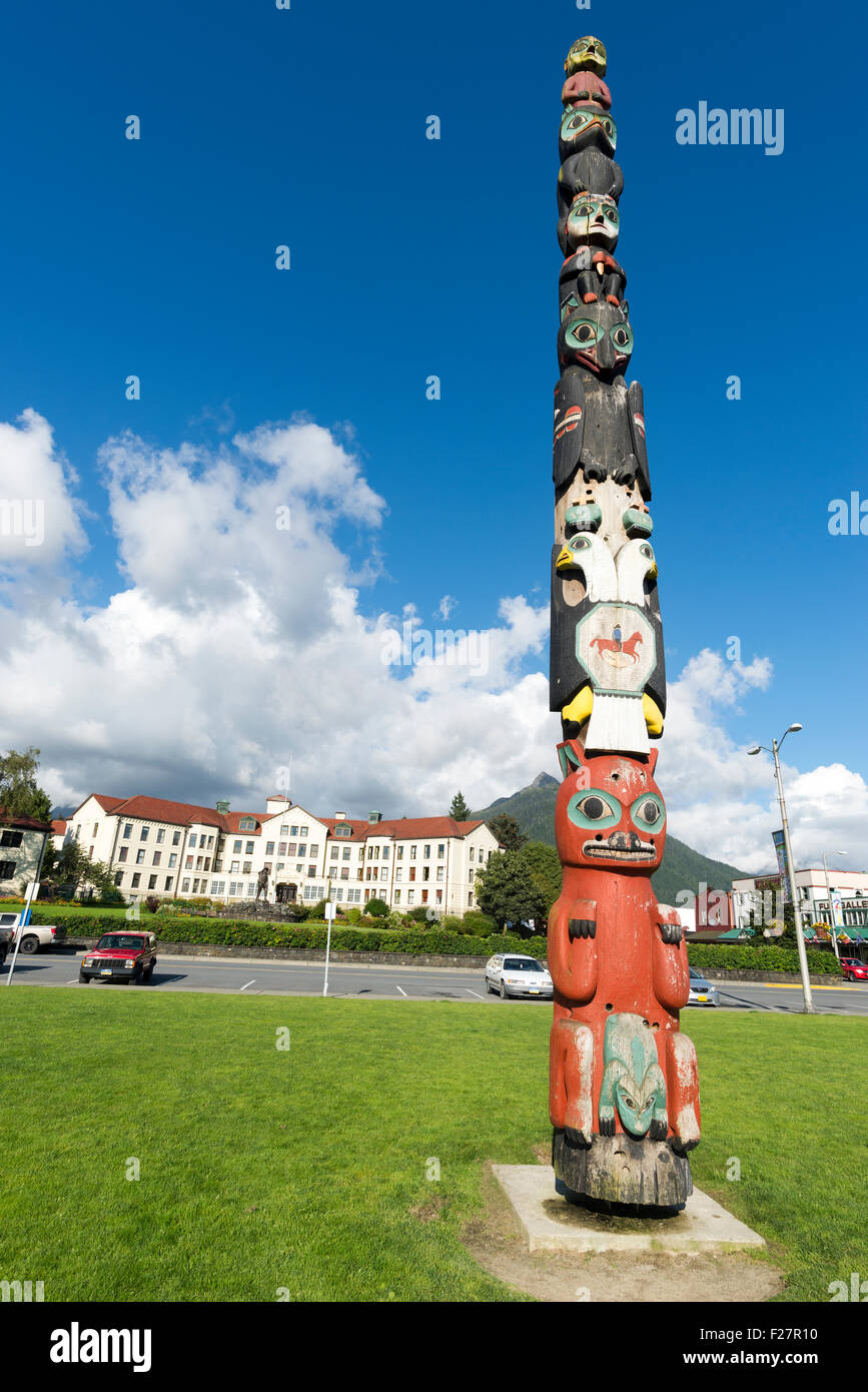 Totem pole sitka hi-res stock photography and images - Alamy