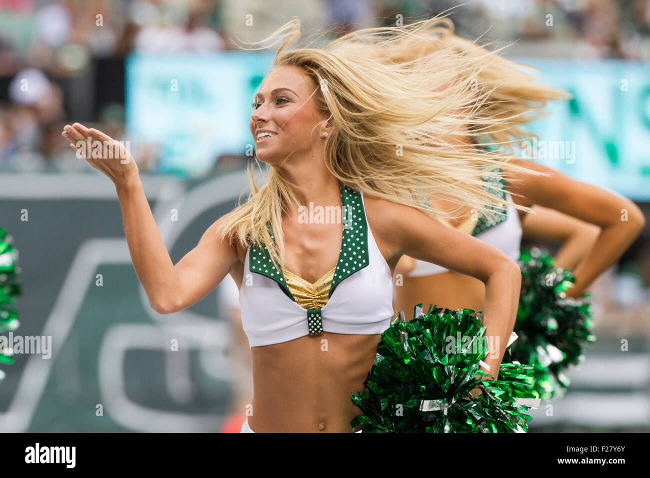 East Rutherford, New Jersey, USA. 13th Sep, 2015. New York Jets Flight Crew in action during the NFL game between the Cleveland Browns and the New York Jets at MetLife Stadium in East Rutherford, New Jersey. The New York Jets won 31-10. Christopher Szagola/CSM/Alamy Live News Stock Photo