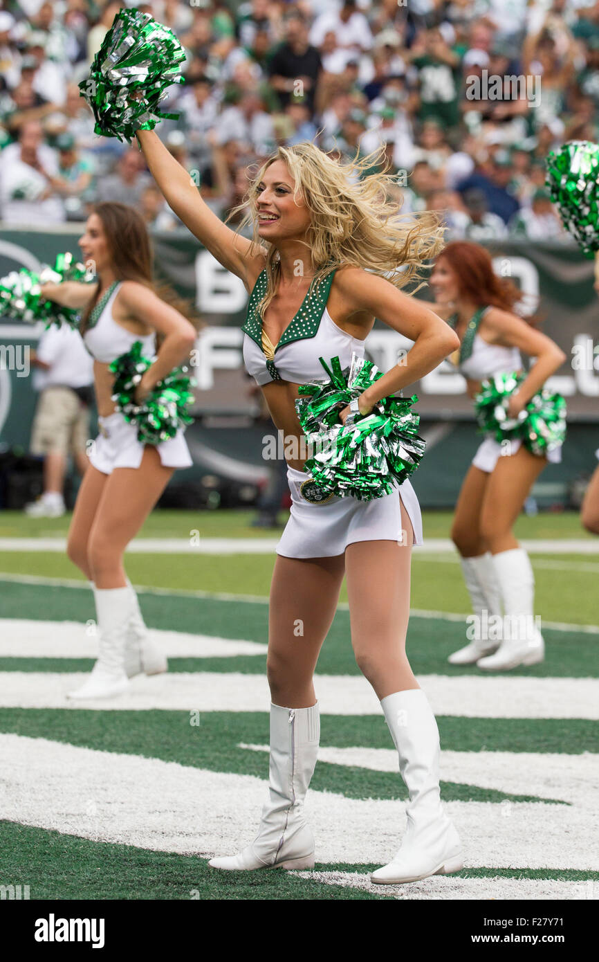 East Rutherford, New Jersey, USA. 13th Sep, 2015. New York Jets Flight Crew in action during the NFL game between the Cleveland Browns and the New York Jets at MetLife Stadium in East Rutherford, New Jersey. The New York Jets won 31-10. Christopher Szagola/CSM/Alamy Live News Stock Photo