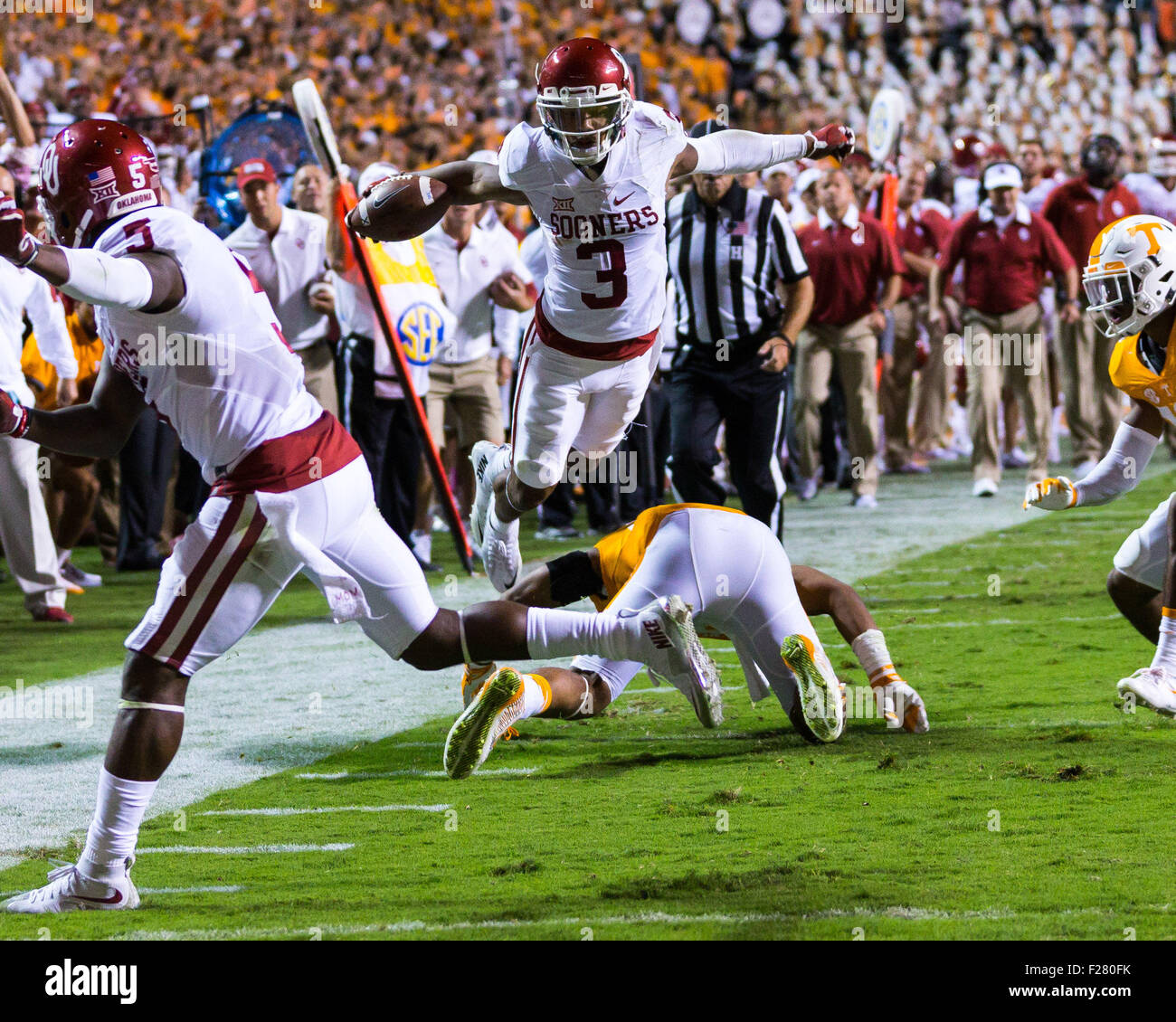 Tennessee Volunteers Defeat Oklahoma Sooners 25-15 in SEC Showdown