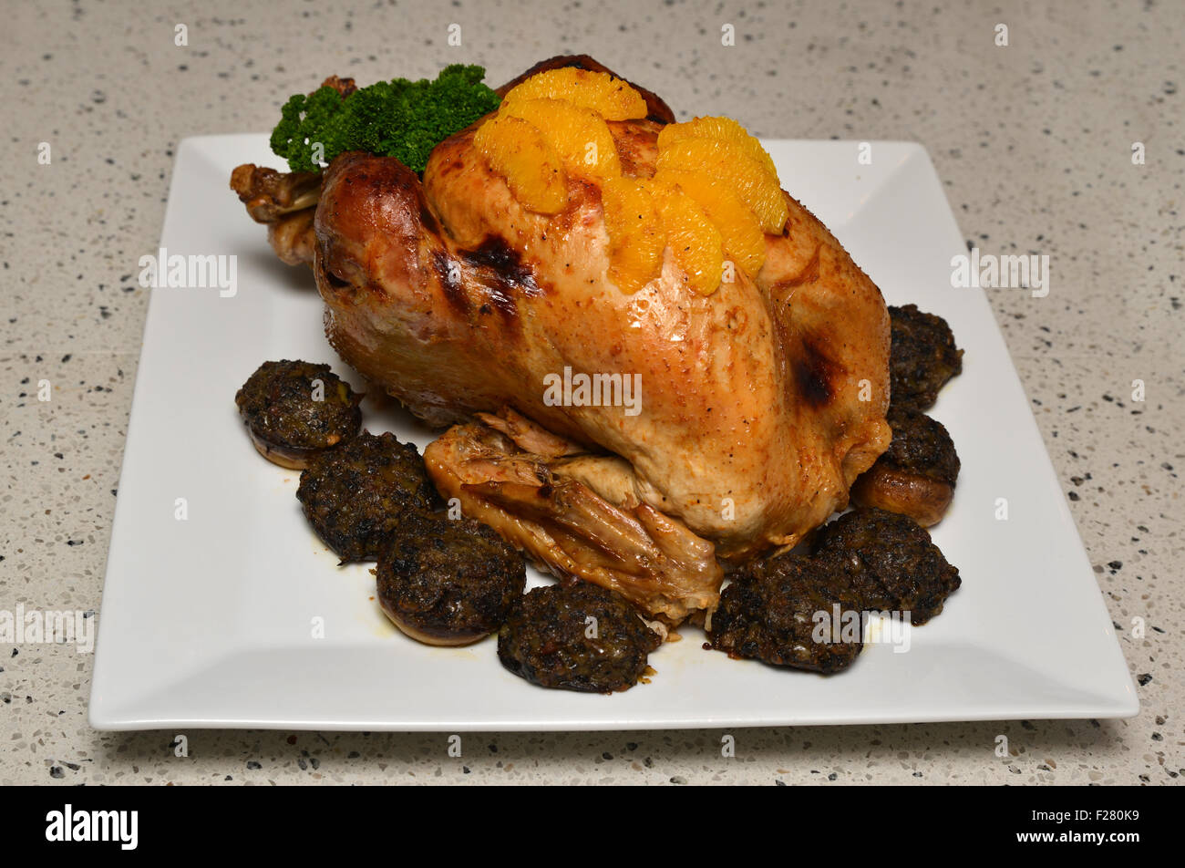 https://c8.alamy.com/comp/F280K9/roast-turkey-ready-to-be-served-F280K9.jpg