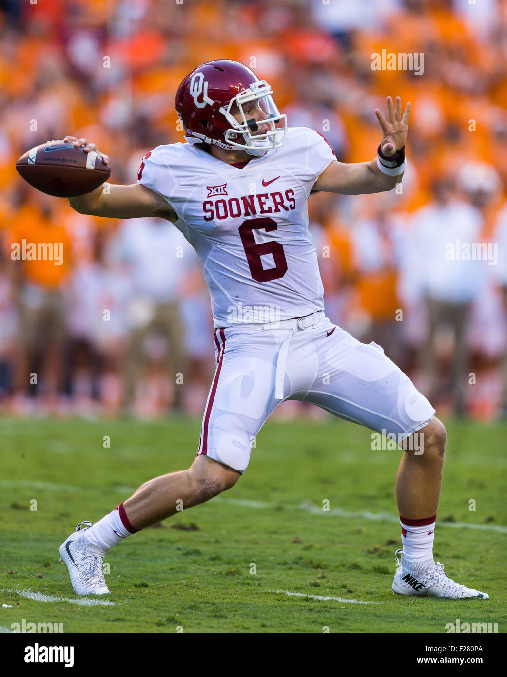 Baker Mayfield HT Signed Oklahoma Sooners 16x20 About to Pass PF