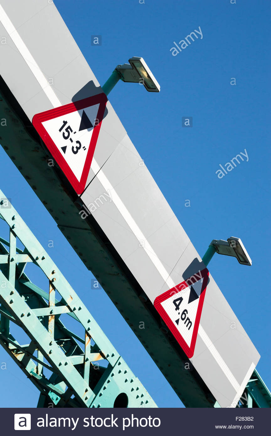 Bridge Height Restriction Warning Stock Photos & Bridge Height
