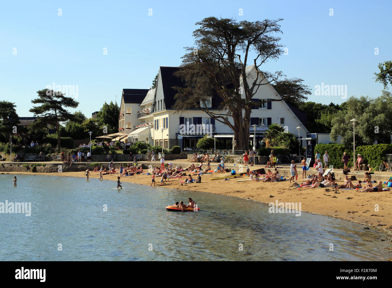 Plage De Conleau And Best Western Le Roof Hotel Presquile