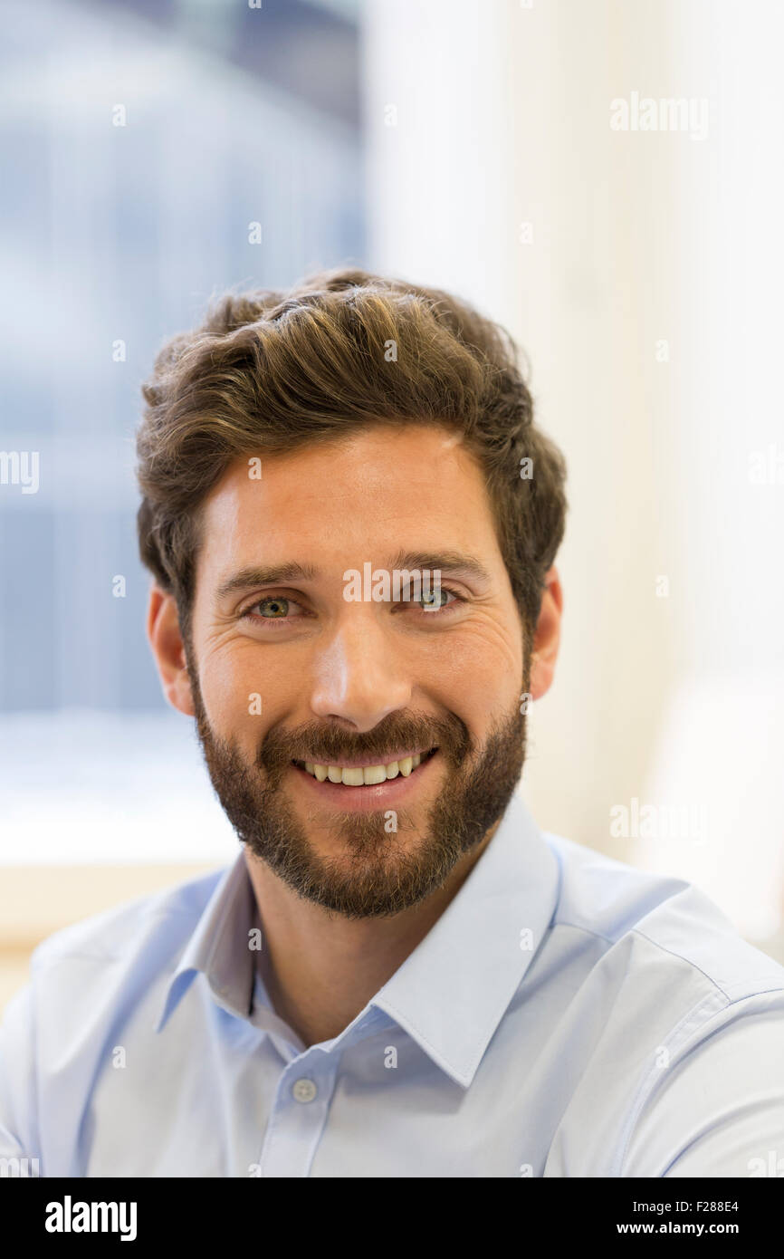 Handsome white man hi-res stock photography and images - Alamy