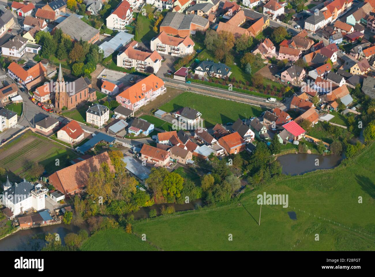 France, Bas Rhin (67), village of Geudertheim, La Zorn river (aerial view) Stock Photo