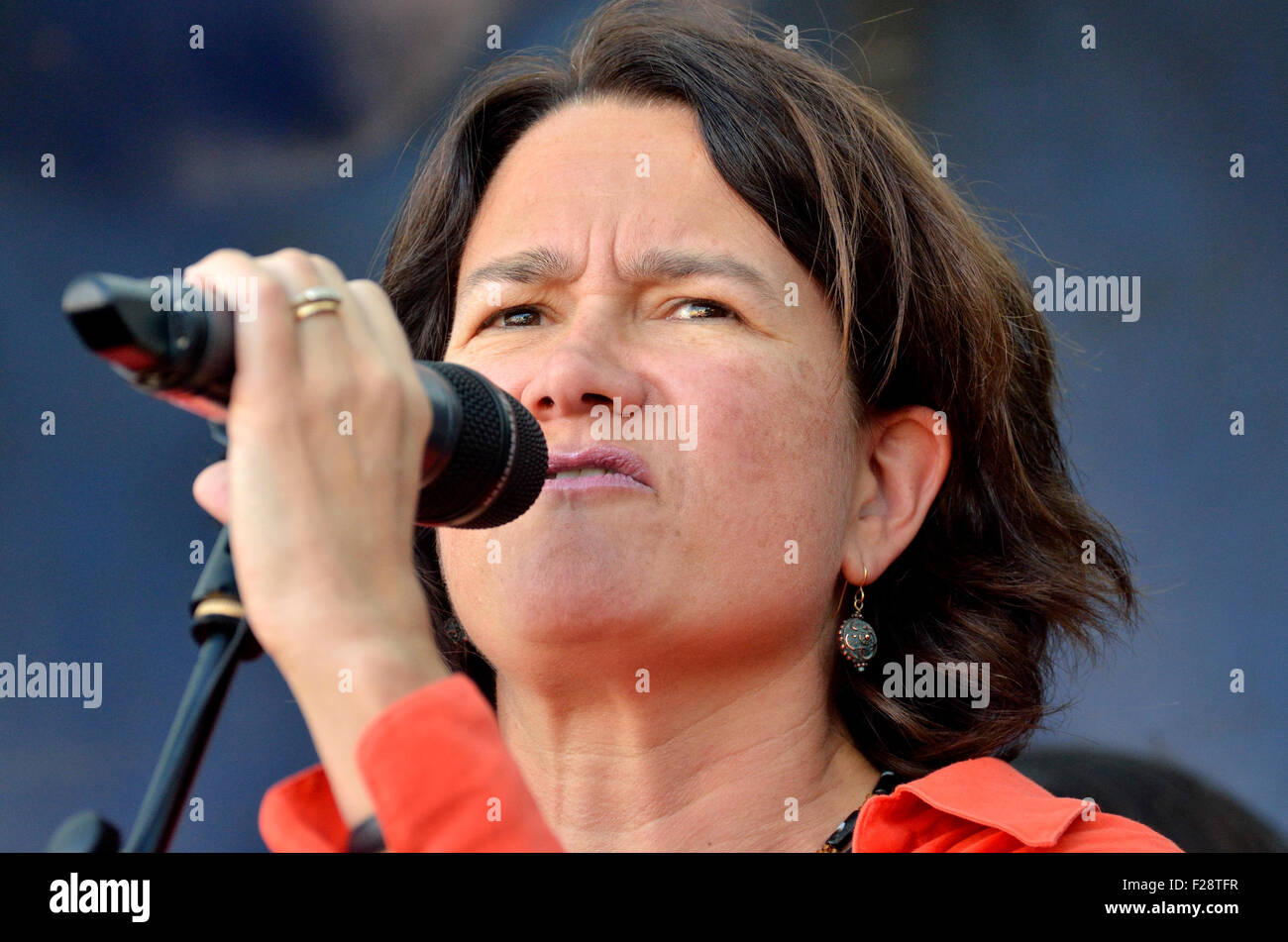 Catherine West MP (Labour; Hornsey and Wood Green) speaking at the 'Refugees Welcome Here' rally in Parliament Square, 12.9.2015 Stock Photo