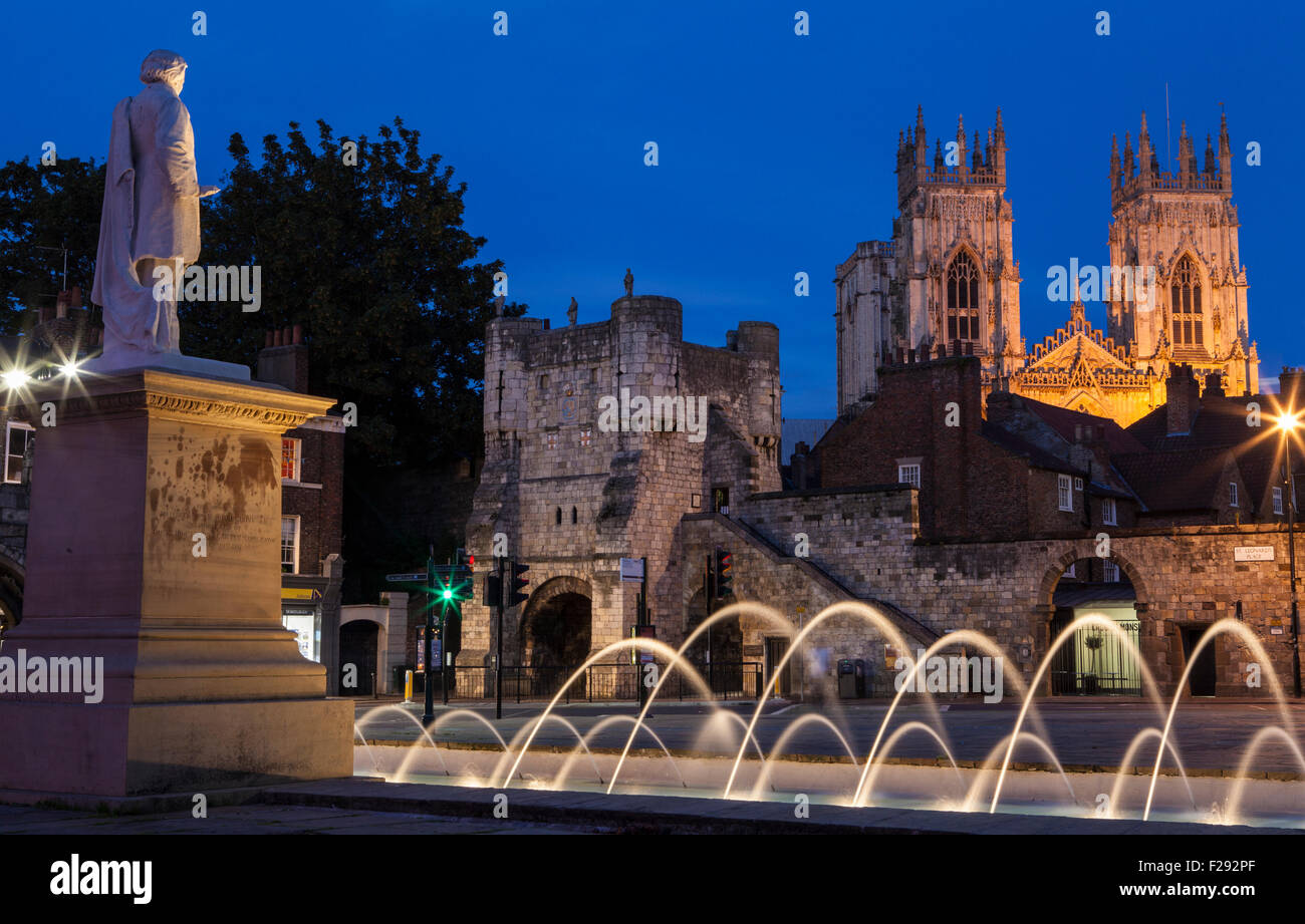 An evening view from the York Art Gallery taking in the sights of the William Etty statue, Bootham Bar and the towers of York Mi Stock Photo