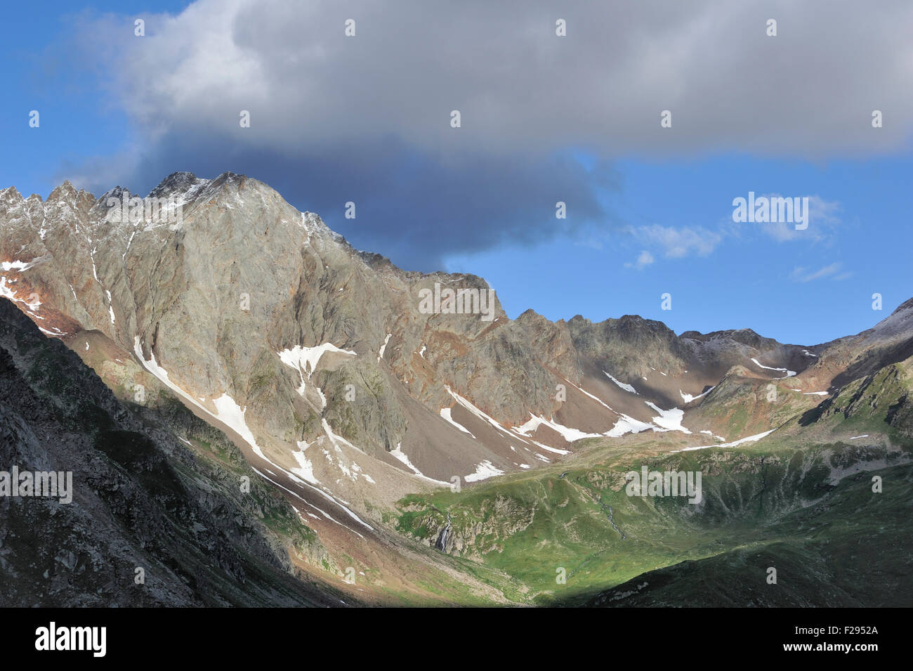 View over mountain summits along the mountain pass Passo di Gavia in the Italian Alps, Lombardy, Italy Stock Photo