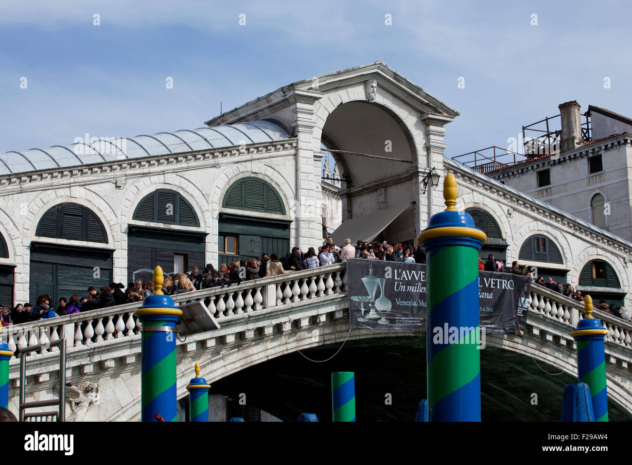 View of Rialto Bridge, Venice Stock Photo - Alamy