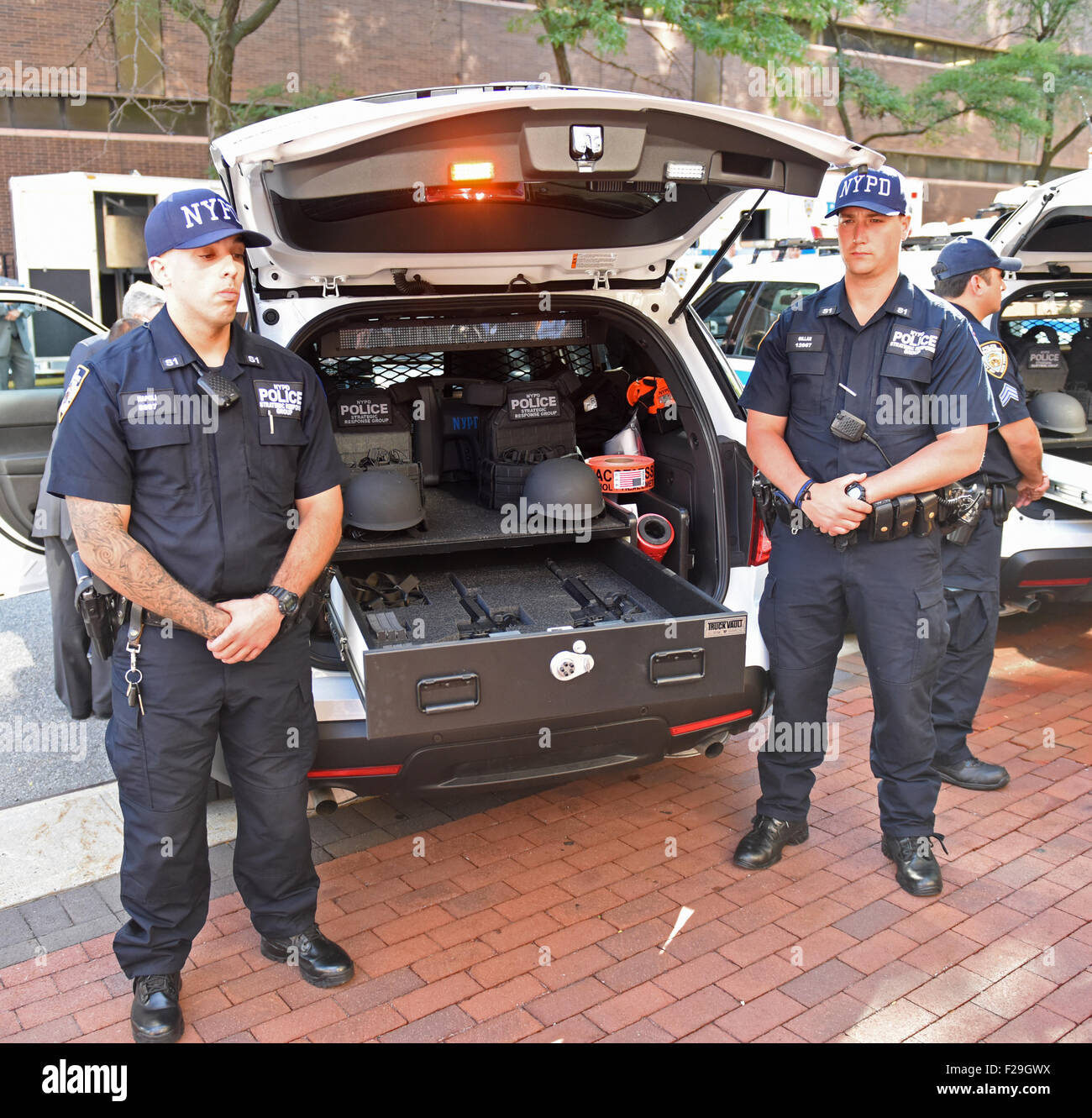 NYPD STRATEGIC RESPONSE GROUP 1 パッチセット White Strategic Response Group Patches - Meyers Uniforms