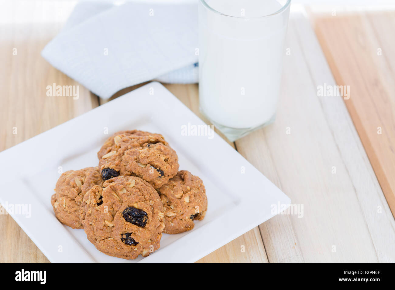 Raisin cookies and milk fresh, delicious snacks Stock Photo Alamy