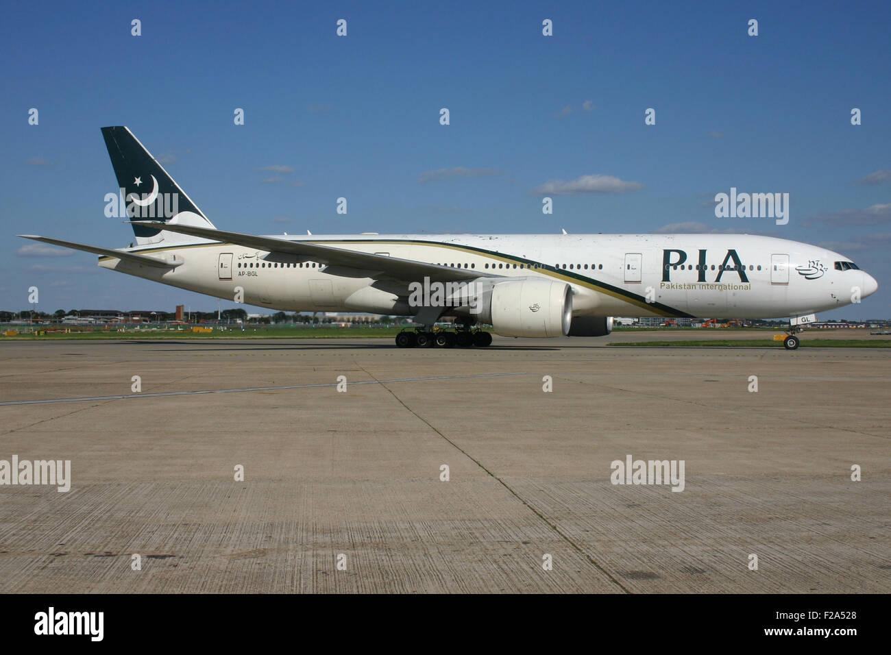 航空機・ヘリコプター PIA BOEING777-200 Pia 777 200 hi-res stock photography and images - Alamy
