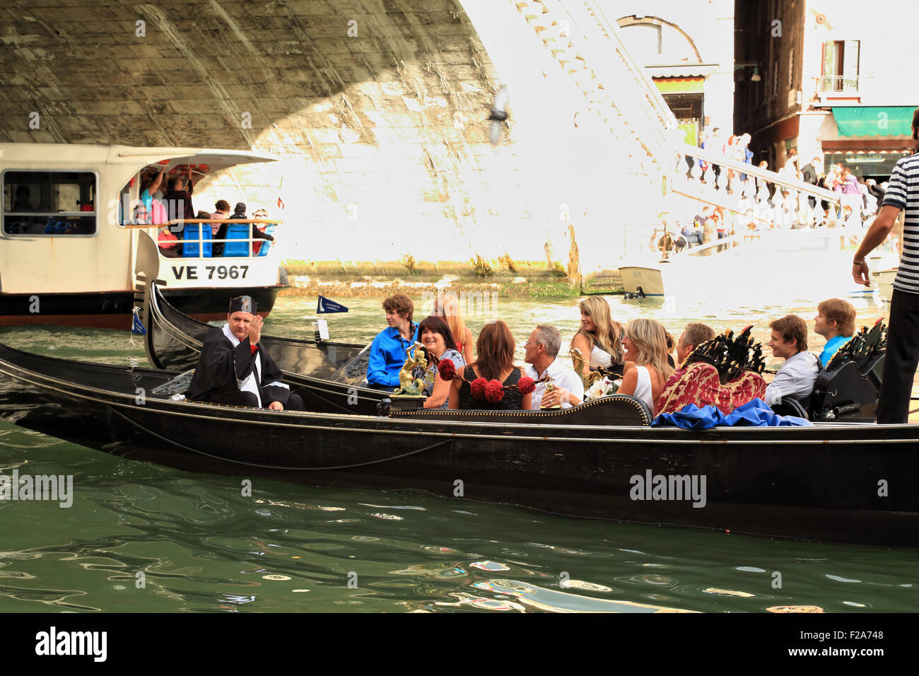 Couple in love on gondola hi-res stock photography and images - Alamy