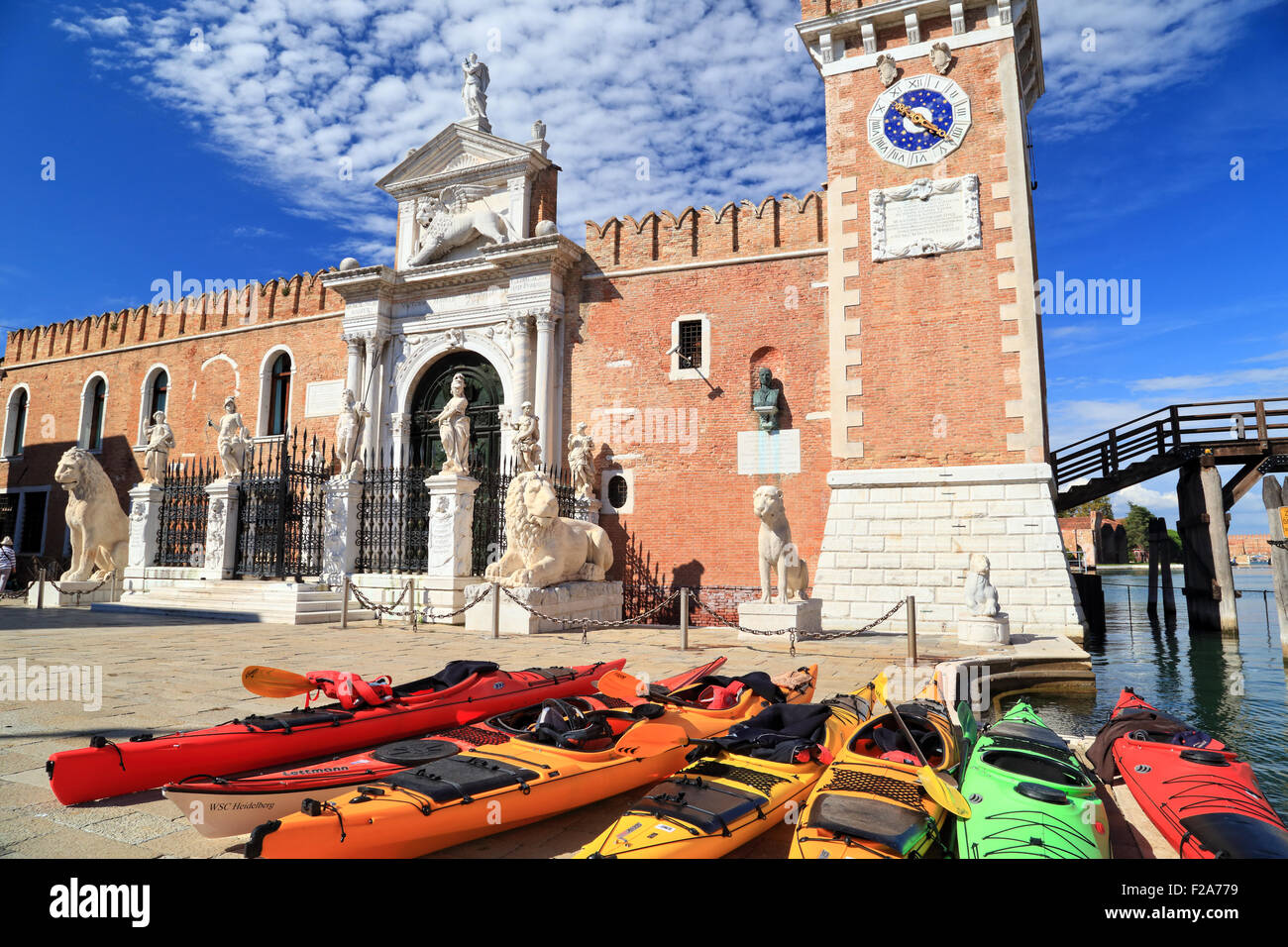 Venice kayak italy hi-res stock photography and images - Alamy