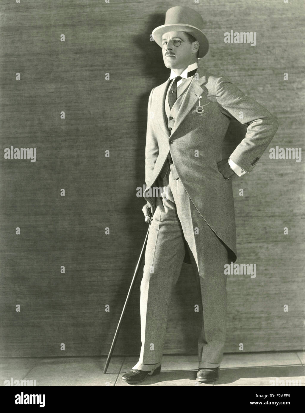 Dressed to the nines hi-res stock photography and images - Alamy