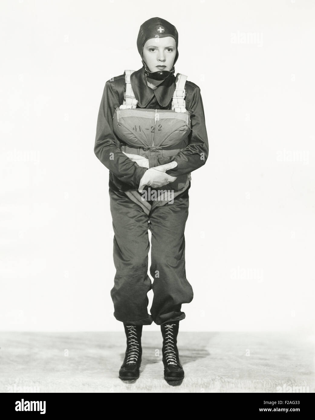 Army nurse hi-res stock photography and images - Alamy
