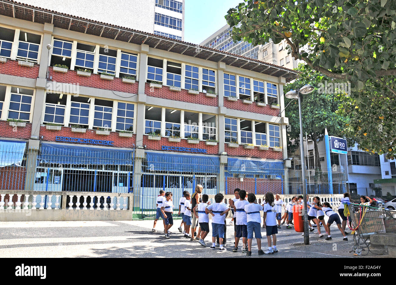 group of primary children before  Dr Cicero Pena municipal school Rio de Janeiro Brazil Stock Photo