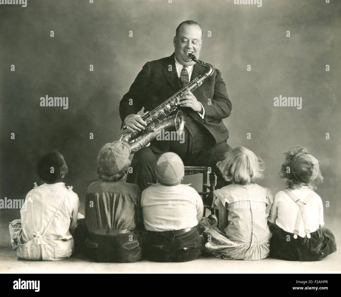 Saxophone lessons (OLVI007 OU888 F) Stock Photo