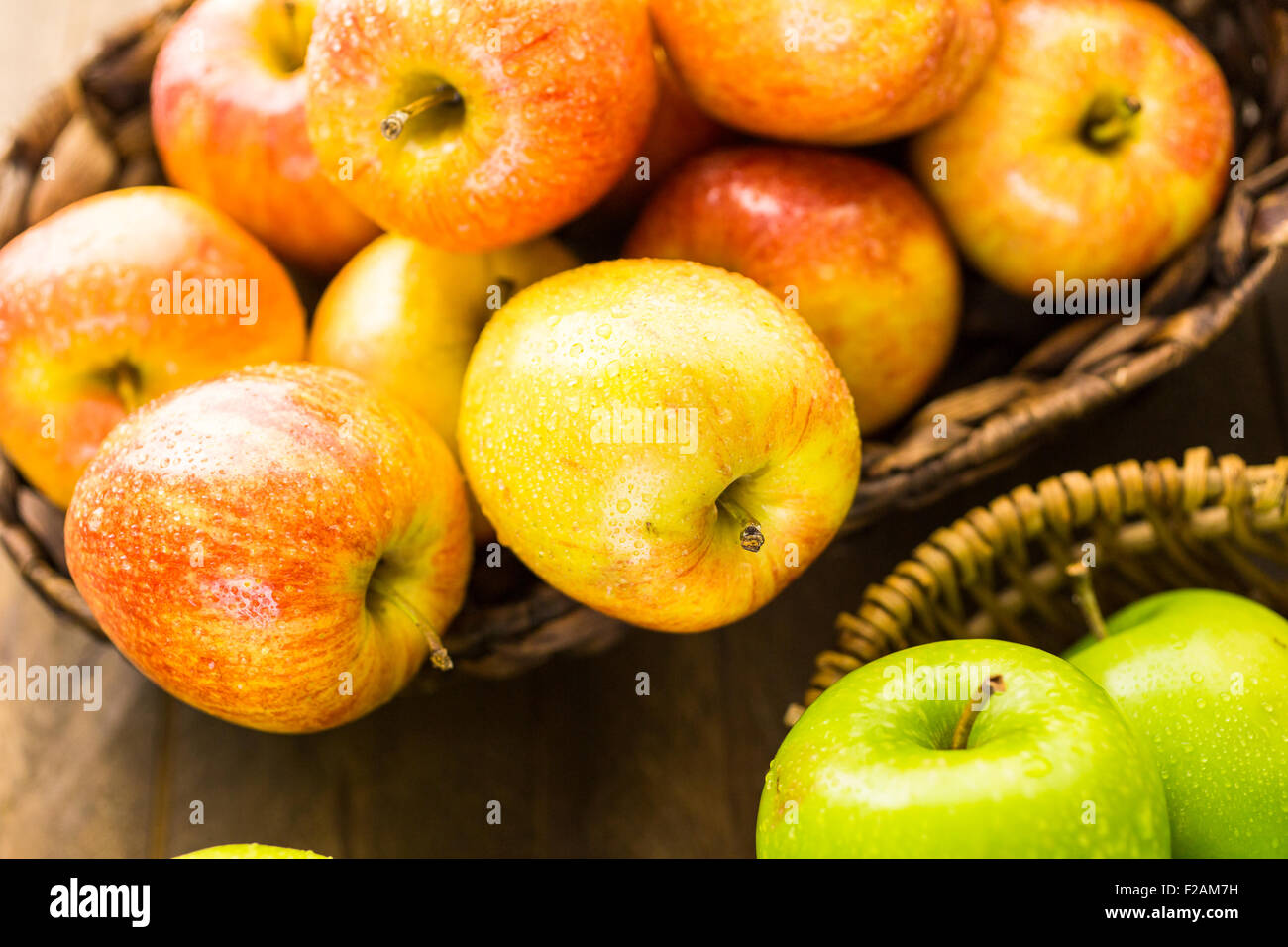 Organic granny smith hi-res stock photography and images - Alamy