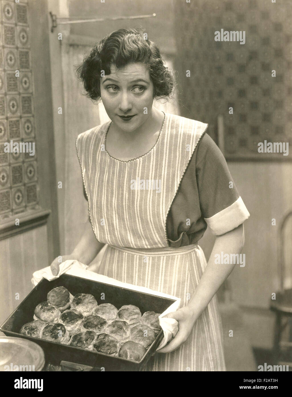 Fresh baked dinner rolls (OLVI007 OU556 F) Stock Photo