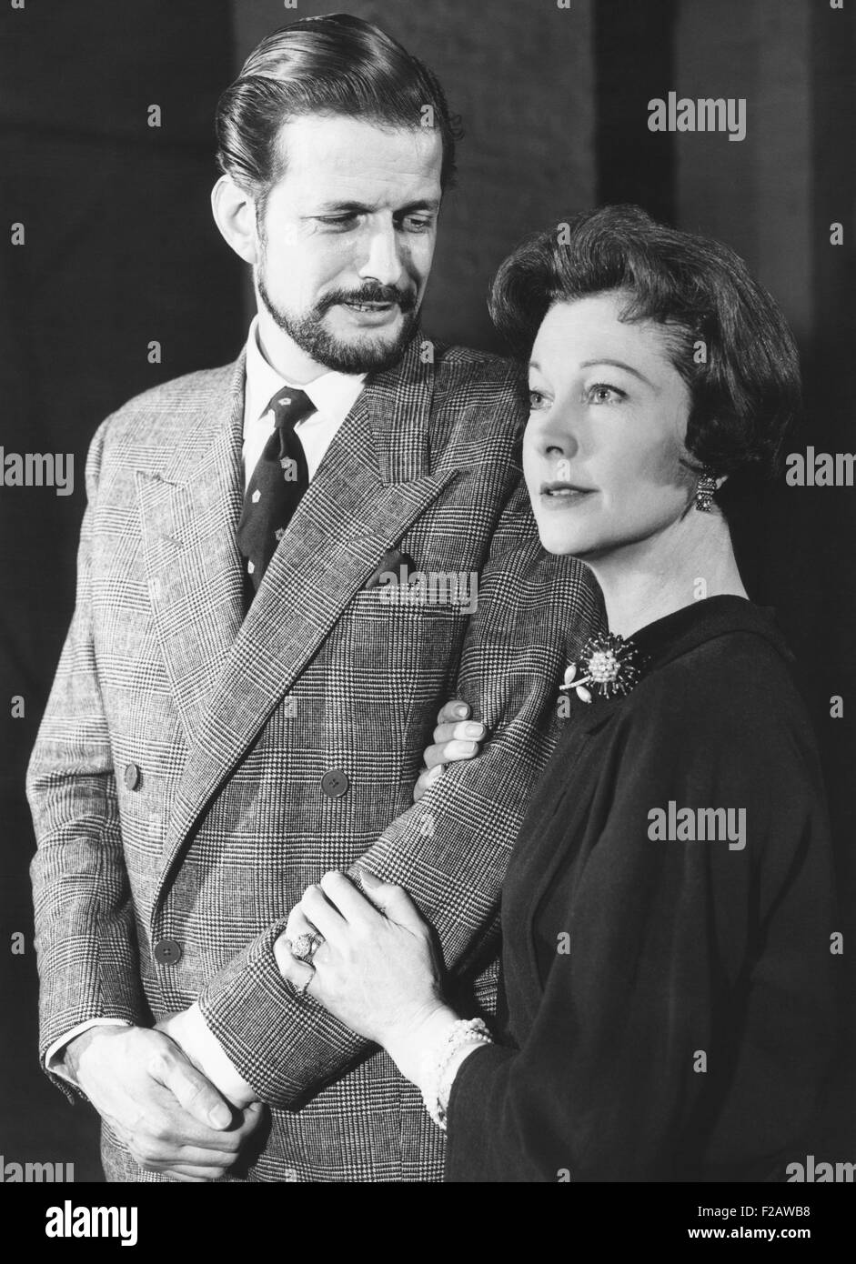 British actress Vivien Leigh shown with Canadian born actor John Merivale. Ca. 1960. Leigh and Merivale were touring U.S. in DUEL OF ANGELS. The couple lived together from 1960 until Leigh's death in 1967. (CSU 2015 11 1437) Stock Photo