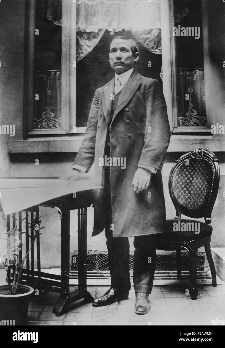 Dr. Sun Yat-Sen, as Provisional President of the Republic of China, Jan. 1, 1912 to March 10, 1912. Yuan Shikai, who controlled Stock Photo