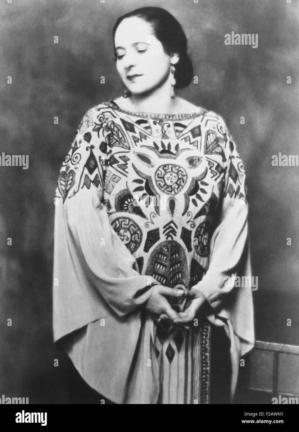 Poiret gown hi-res stock photography and images - Alamy