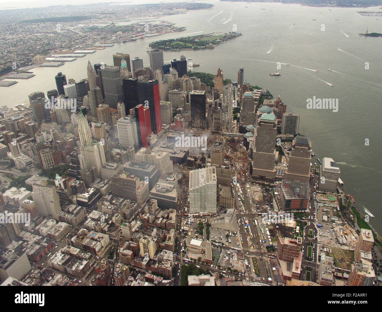 Aerial View Of Lower Manhattan And New York Harbor On Sept 27 01 Stock Photo Alamy