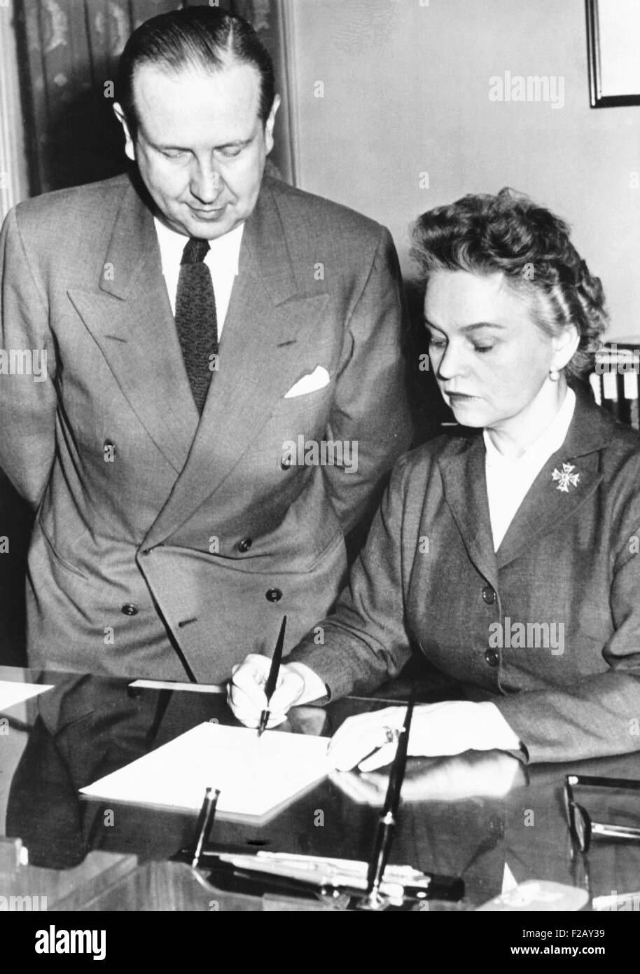Secretary of Health Education and Welfare, Oveta Culp Hobby, April 12, 1955. She signed licenses for six drug firms to make and Stock Photo