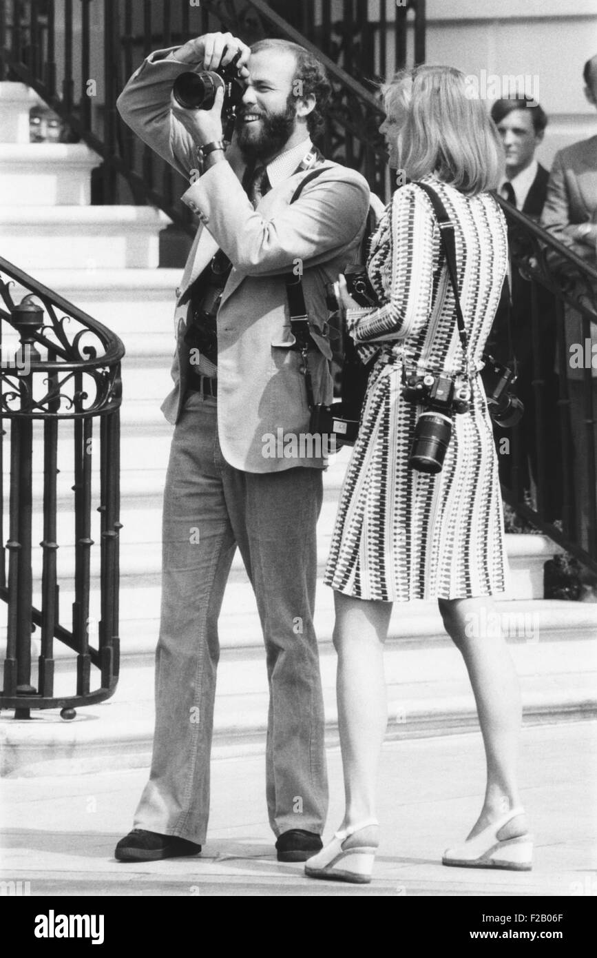 susan-ford-pres-fords-daughter-watches-white-house-photographer-david-F2B06F.jpg