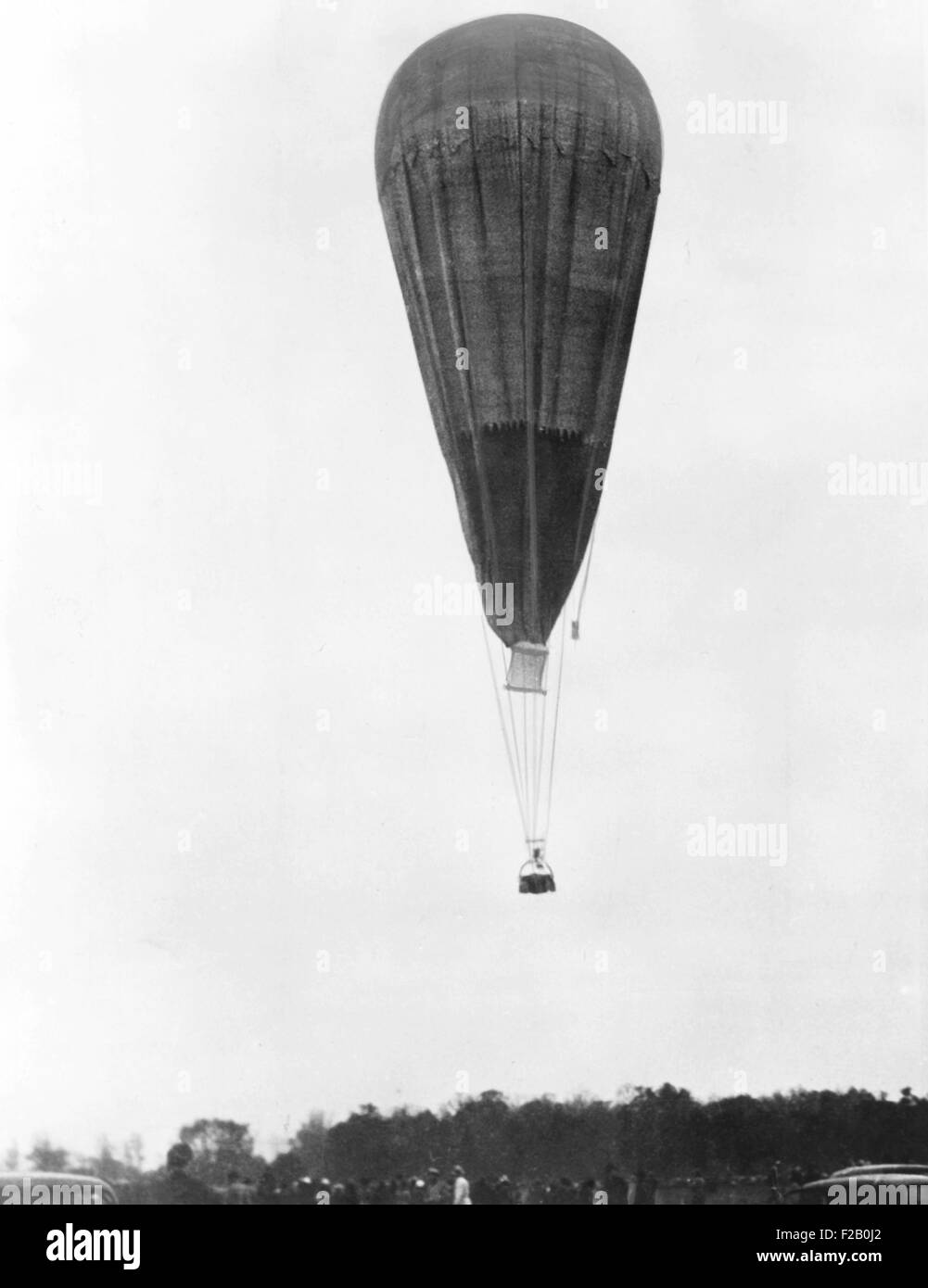 Lift off of Piccard stratosphere balloon from Ford Airport, at Detroit, on October 23, 1934. It carried Jean Piccard and his wife Jeanette toward the stratosphere. The giant balloon came to earth nearly 10 hours later near Cadiz, Ohio. (CSU 2015 9 1092) Stock Photo