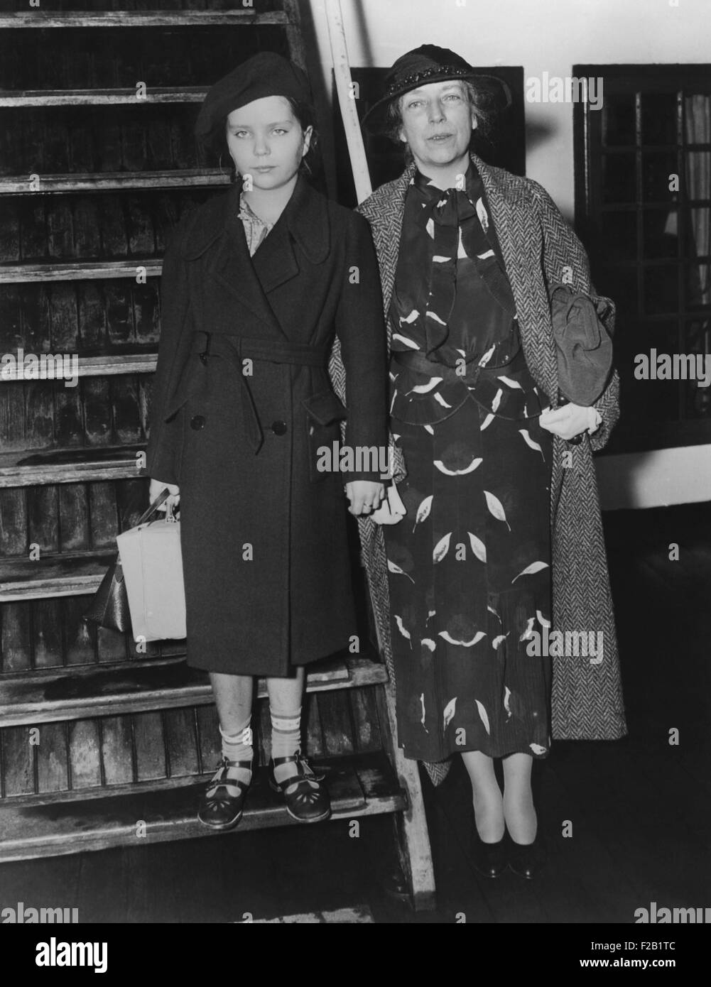 Alice Roosevelt Longworth, arriving in NYC from France, Sept. 5, 1935. She and her 10 year old daughter, Paulina Longworth, attended the wedding of her nephew Count Rene de Chambrun, to Mlle. Josee Laval, daughter of the French Premier, Pierre Laval. (CSU 2015 8 595) Stock Photo
