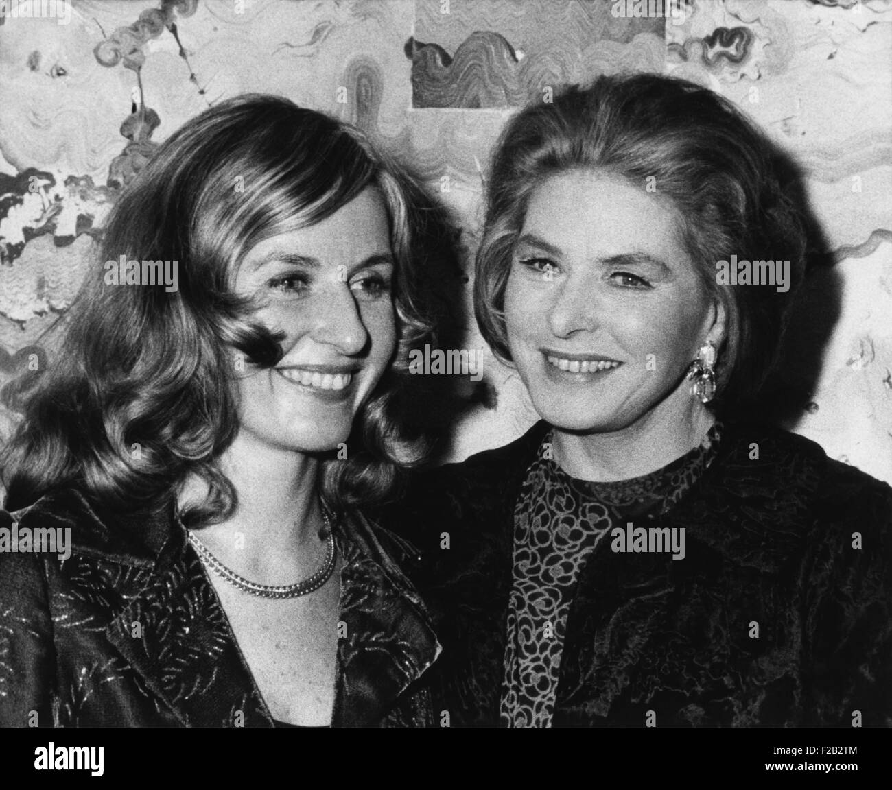 Ingrid Bergman with her daughter Pia Lindstrom Daly, backstage at the Ethel Barrymore Theatre. April 17, 1972. It was opening night of Bernard Shaw’s CAPTAIN BASSBOUNDS CONVERSION, at the Ethel Barrymore Theatre, New York. (CSU 2015 7 333) Stock Photo