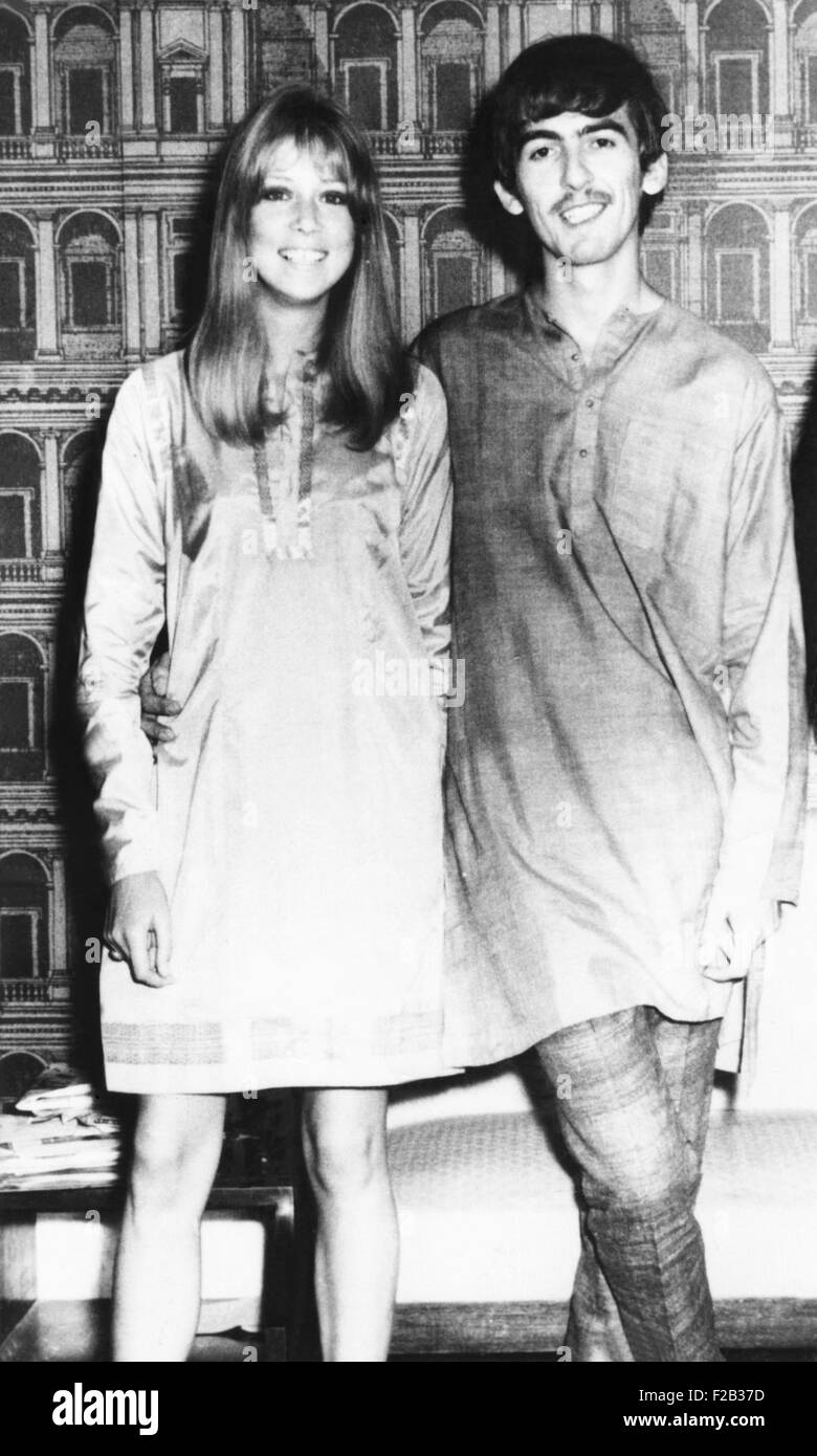 George Harrison and wife Pattie wearing traditional Indian outfits in Mumbai (Bombay), India. Sept 29, 1966. George is wearing an outfit called 'Churidar pajamas', and Patty’s dress is a 'Kurta'. Harrison was in India to visit sitar virtuoso Ravi Shankar. (CSU 2015 7 277) Stock Photo