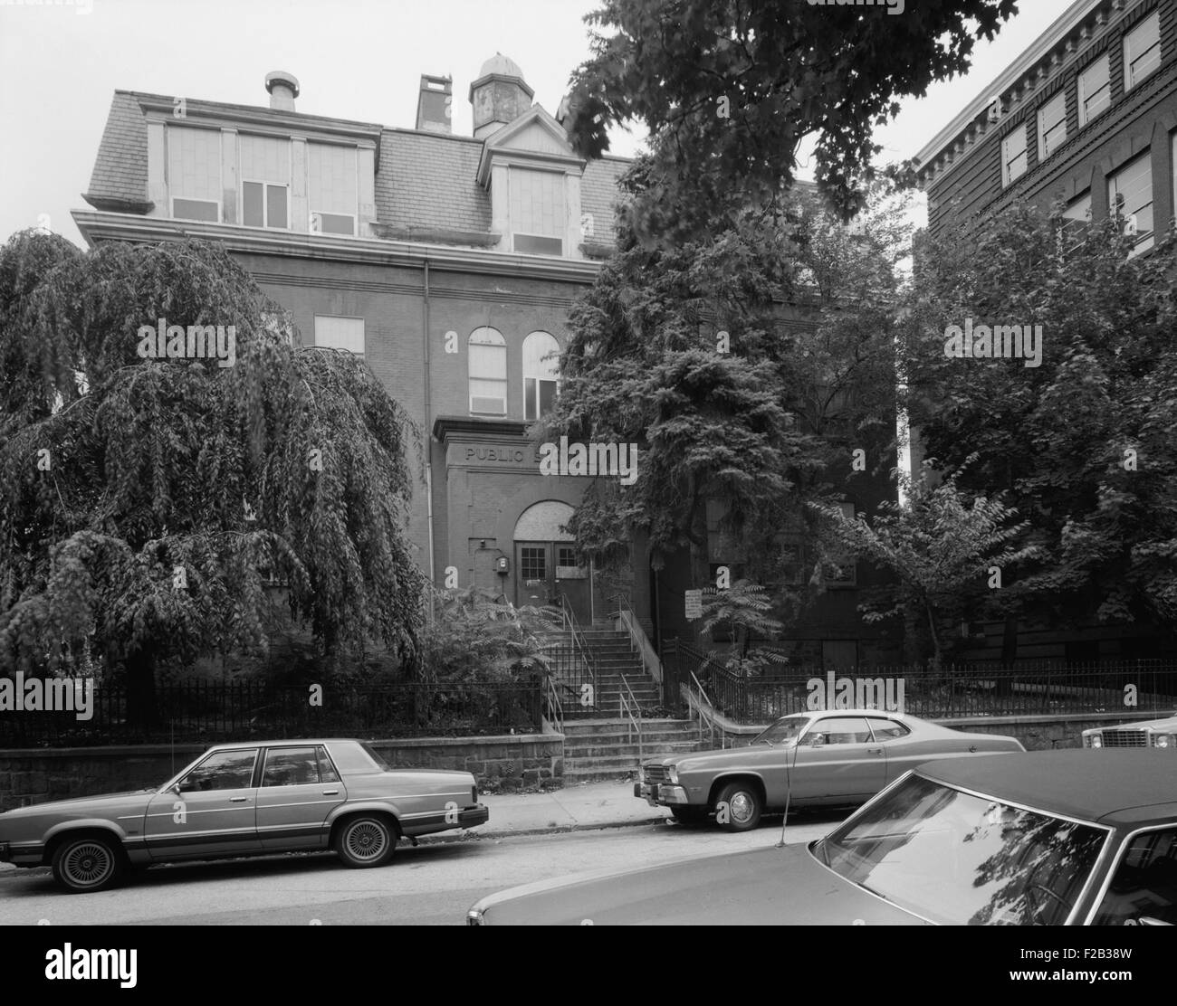 Yonkers, New York, ca. 1980. Public School No. 3, Hamilton Avenue between Ludlow and Morris Streets. Westchester County, NY. (BSLOC 2015 11 13) Stock Photo