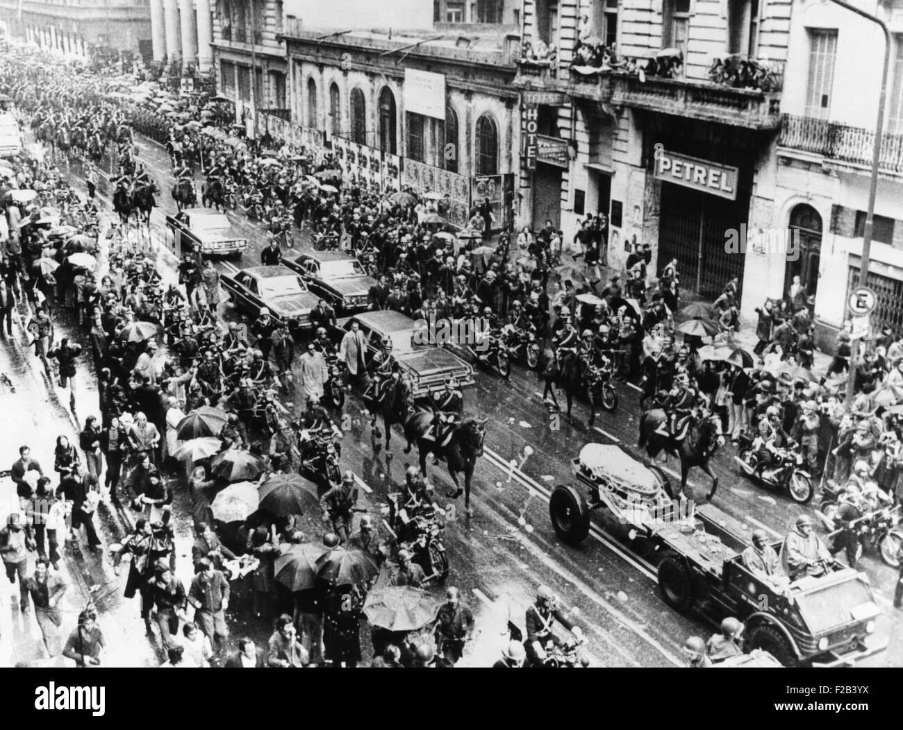 argentine-president-juan-perons-funeral-procession-in-buenos-aires-F2B3YX.jpg