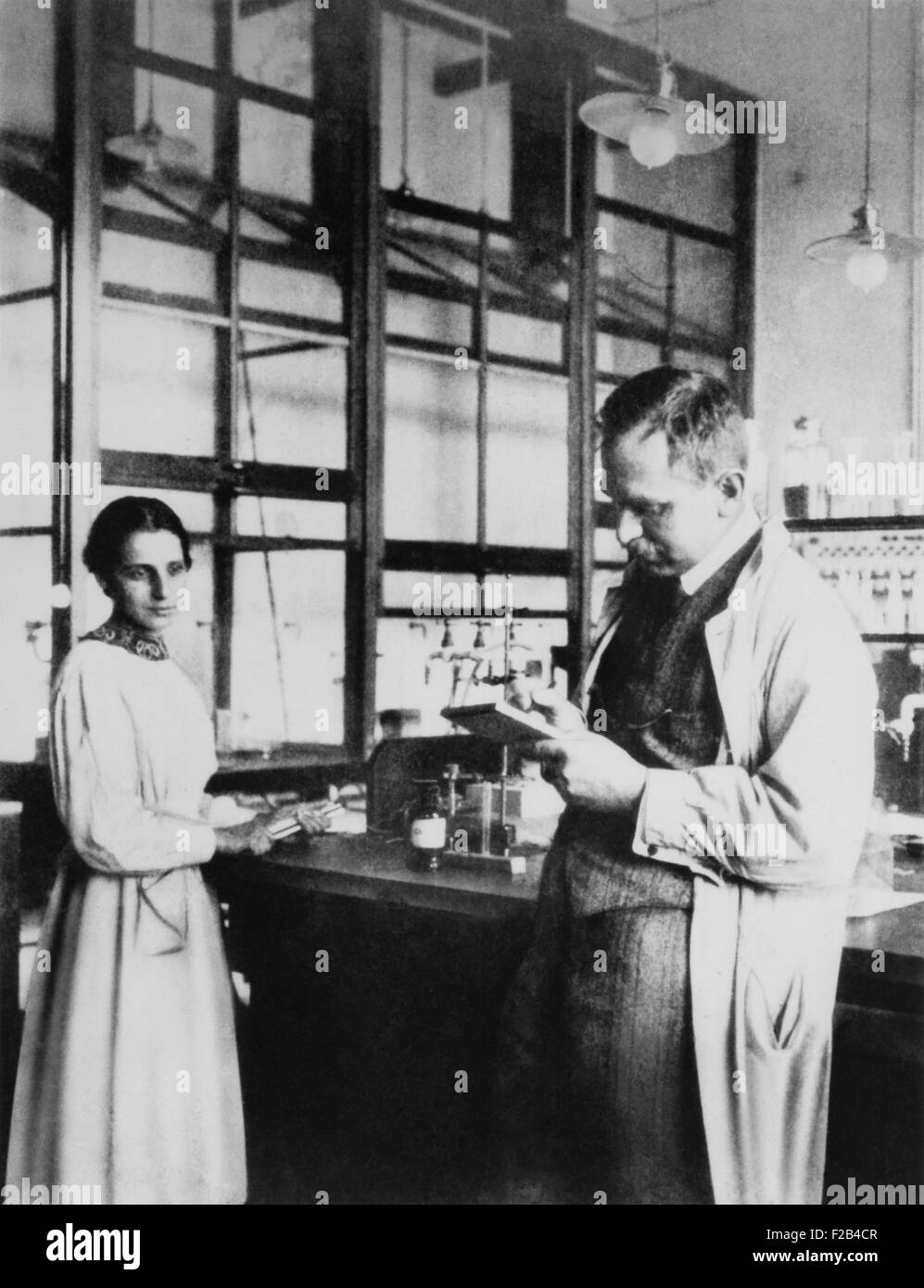 Scientists laboratory coats Black and White Stock Photos & Images - Alamy