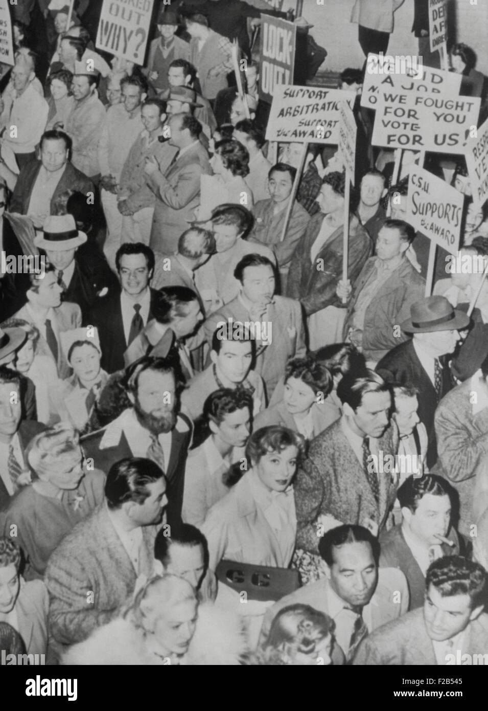 Actress Greer Garson joins strikers of the Conference of Studio Unions in Hollywood. July 10, 1946. CSU strikes were led by Herb Sorrell, who was trying to establish a movie worker federation. Less radical unions and the anti-communist politics defeated the strike and eventually the Union. - (BSLOC 2014 17 89) Stock Photo