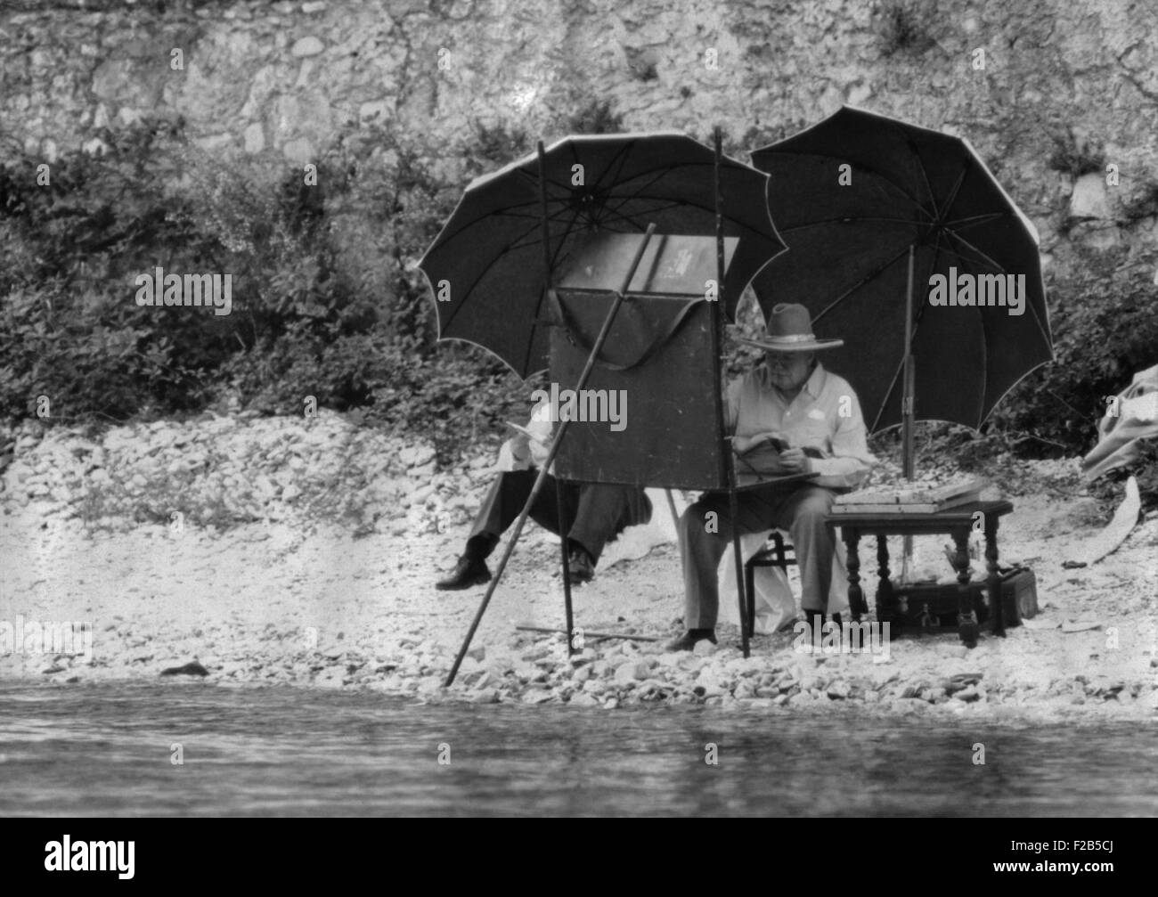 Winston Churchill painting on the Italian Riviera, ca. 1948-49. - (BSLOC 2014 17 54) Stock Photo