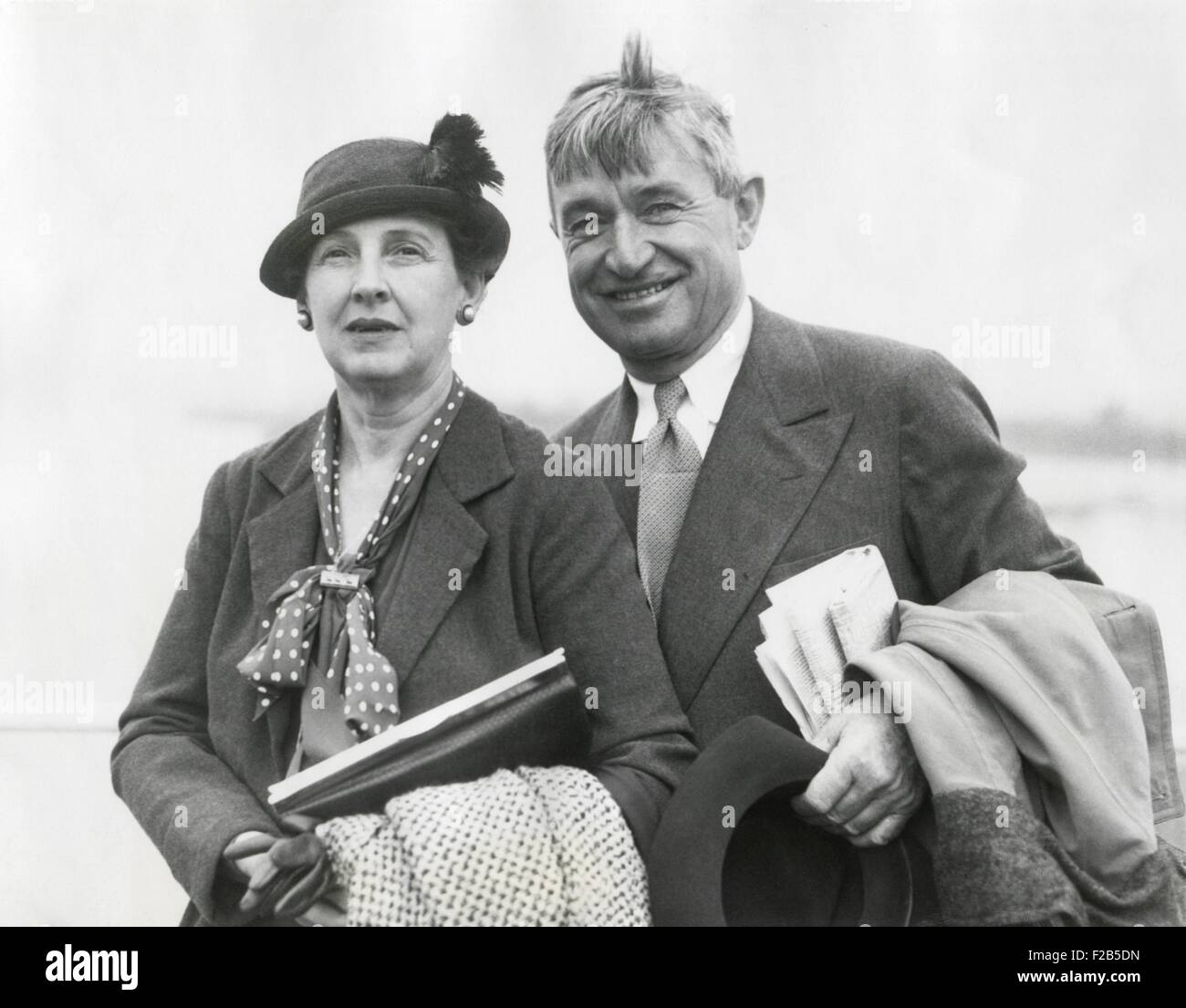 Will Rogers and his wife Betty in Seattle in August 1935. Shortly afterward, Rogers joined Wiley Post on their ill-fated flying Stock Photo