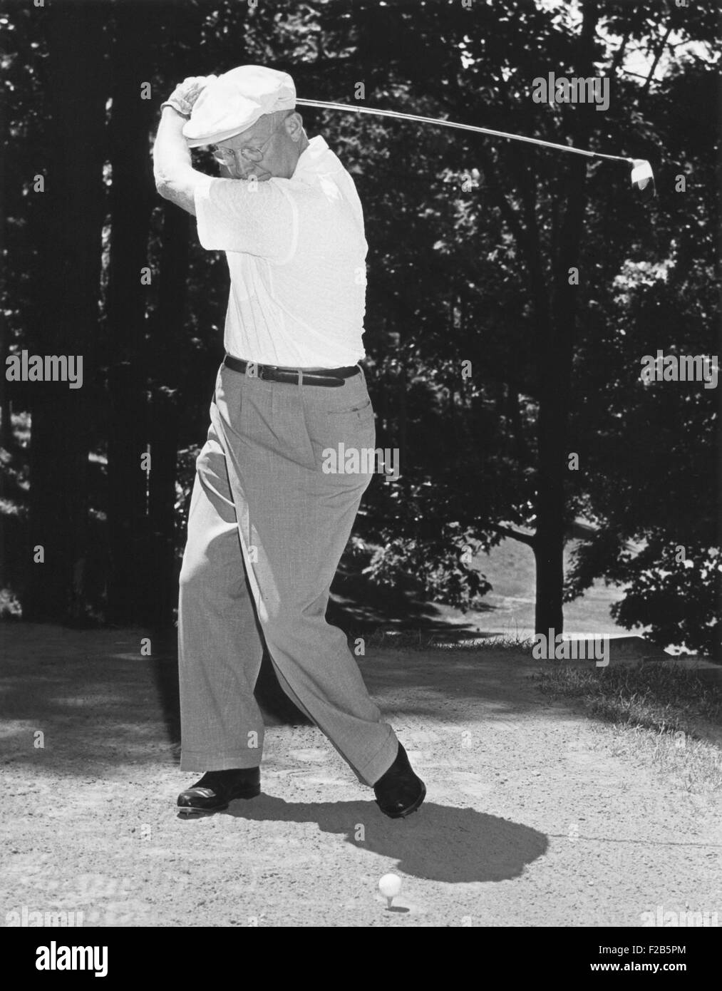 President Dwight Eisenhower playing golf at Quantico Virginia. June 19, 1954. He played with Generals Lawton Collins, Nathan Twining, Floyd Parks. - (BSLOC 2014 16 98) Stock Photo