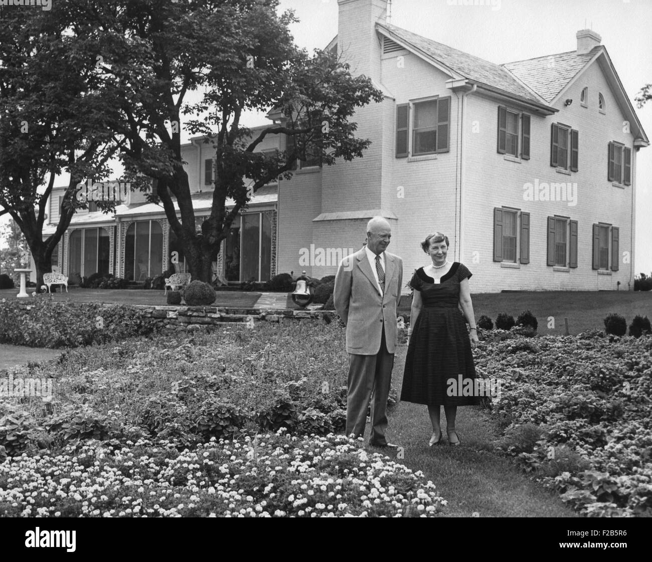 President and Mamie Eisenhower in the garden of their Gettysburg home. Sept 16, 1956. - (BSLOC 2014 16 86) Stock Photo