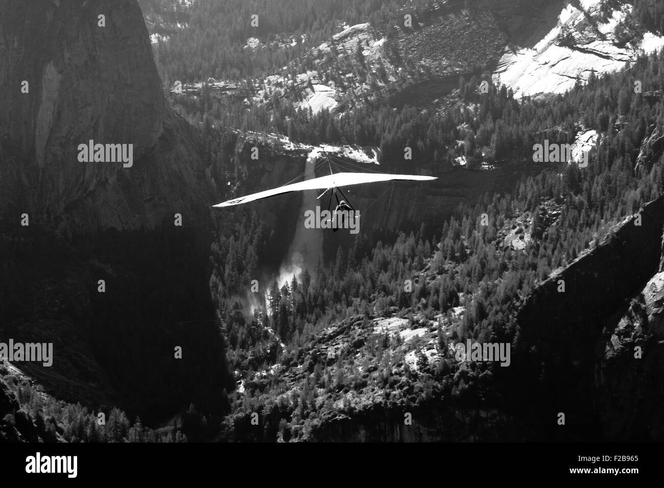 Hang-Gliding over valley, Glacier Point, Yosemite Valley, Yosemite National Park, California, USA Stock Photo