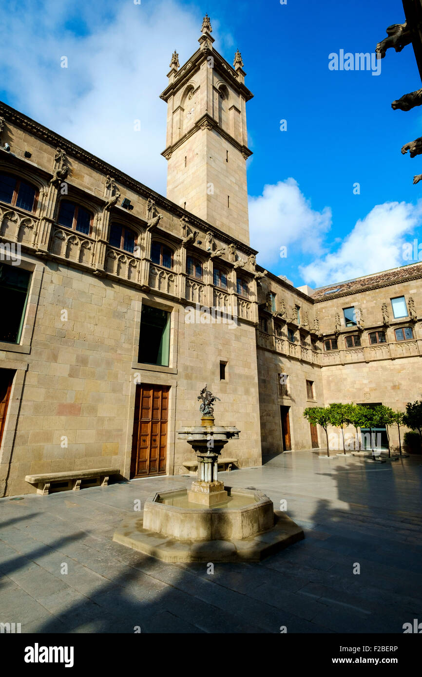 The Palau de la Generalitat houses the offices of the Presidency of the ...