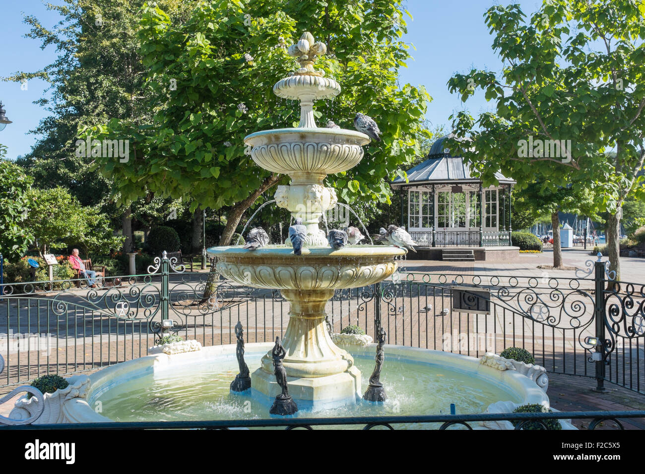 Royal avenue gardens dartmouth hires stock photography and images Alamy