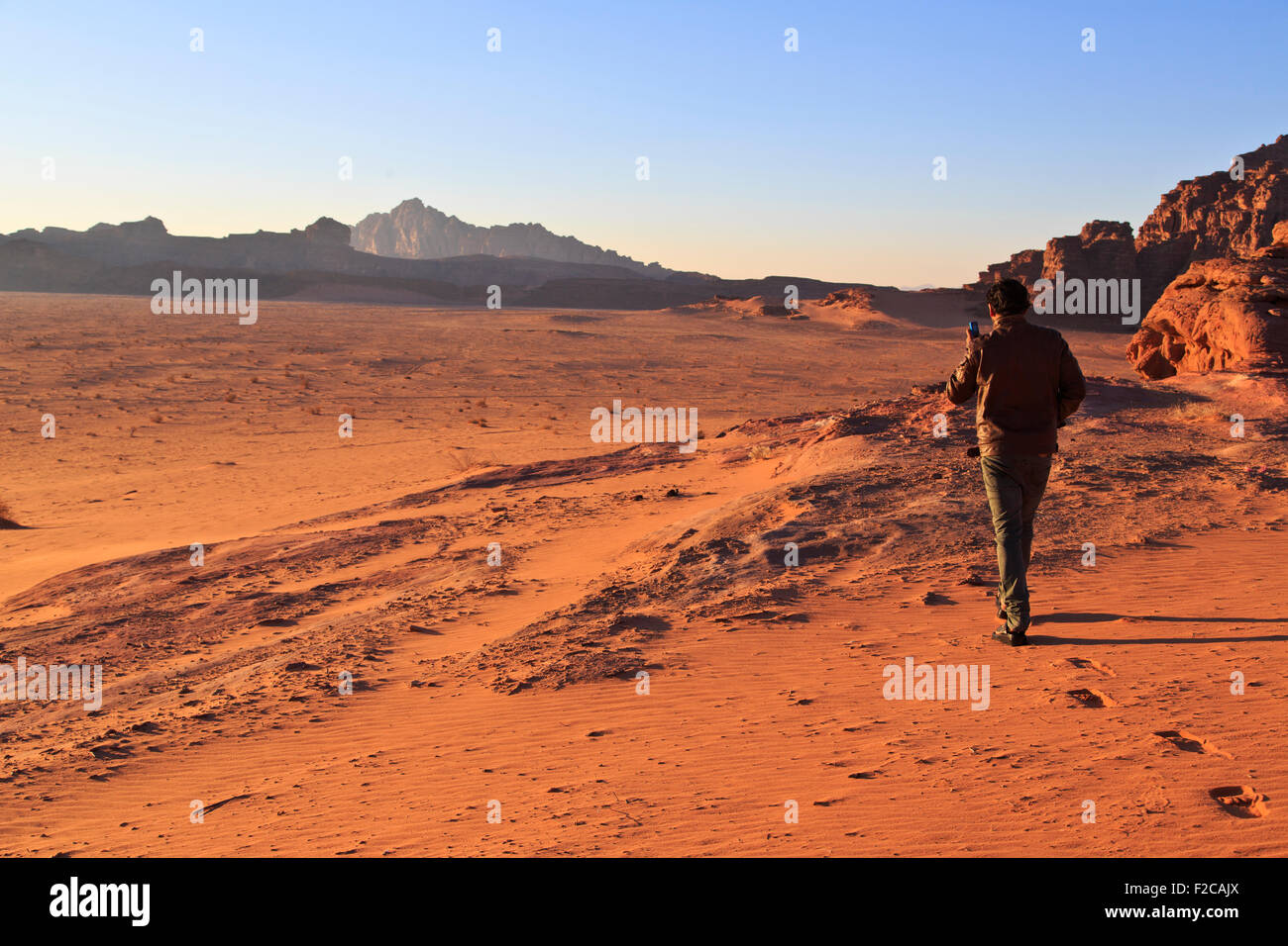 Man desert hi-res stock photography and images - Alamy