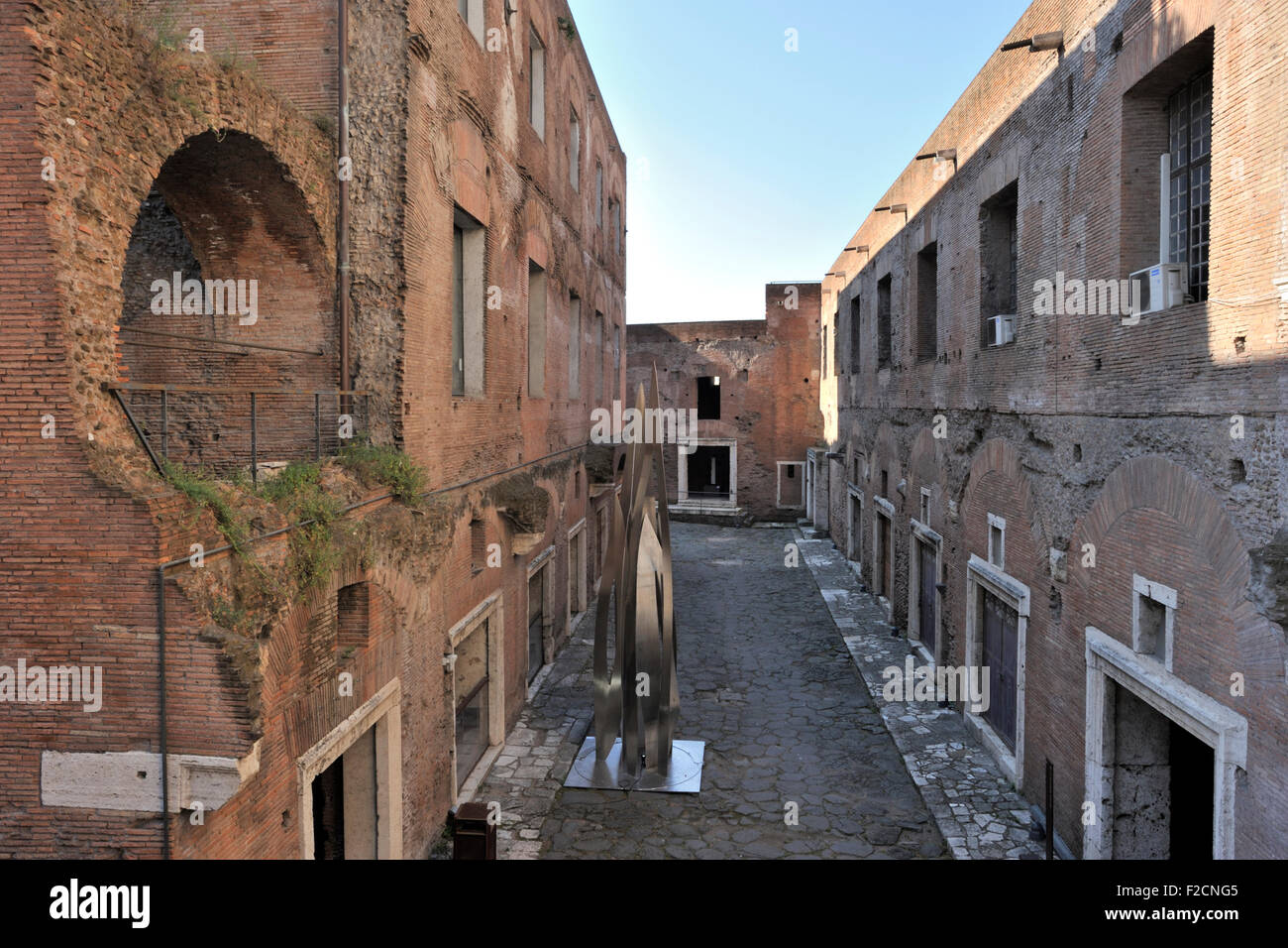 Italy, Rome, Trajan's Market, via Biberatica, tabernae, ancient shops ...