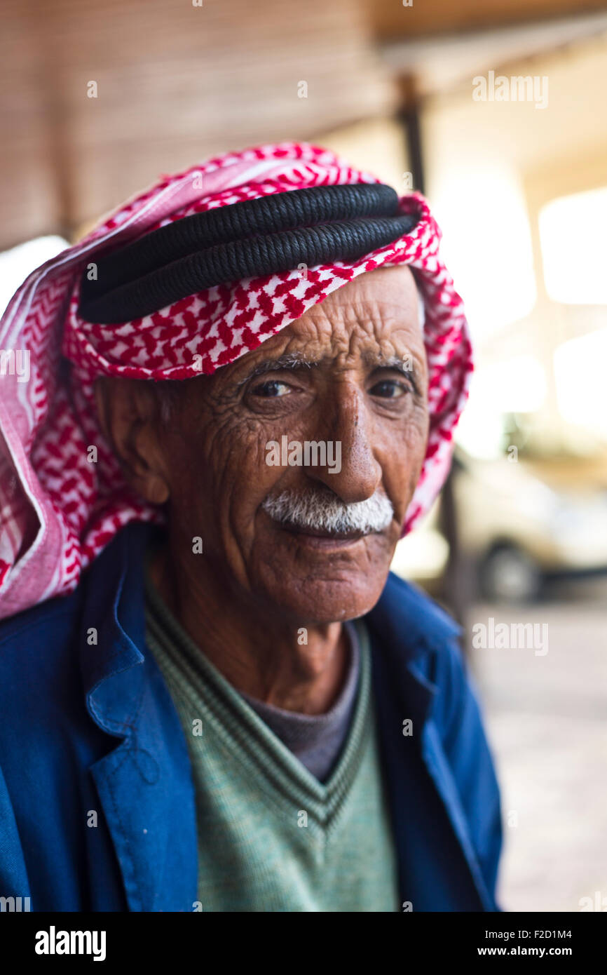 Old man wearing Jordanian scarf Stock Photo - Alamy