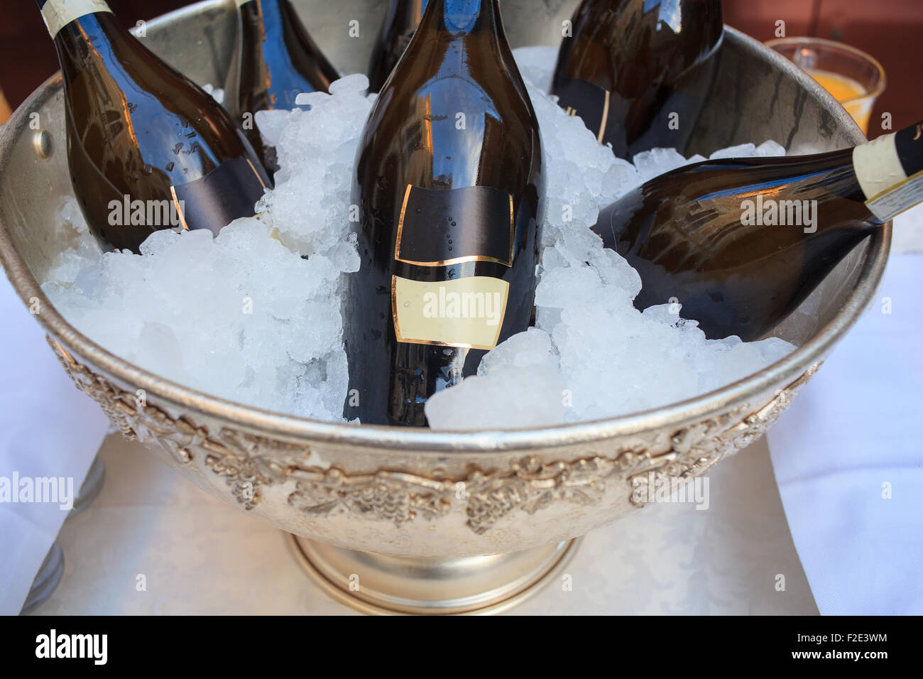 Buffet, Wine bottles in silver cold ice bucket Stock Photo Alamy